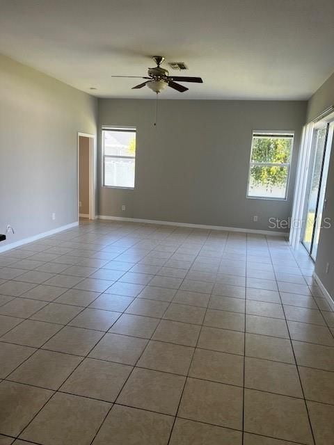 出租: $3,200 (5 贝兹, 4 浴室, 2688 平方英尺)