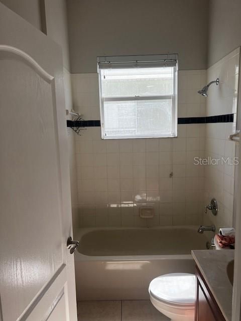 出租: $3,200 (5 贝兹, 4 浴室, 2688 平方英尺)