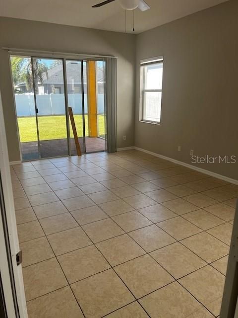 出租: $3,200 (5 贝兹, 4 浴室, 2688 平方英尺)