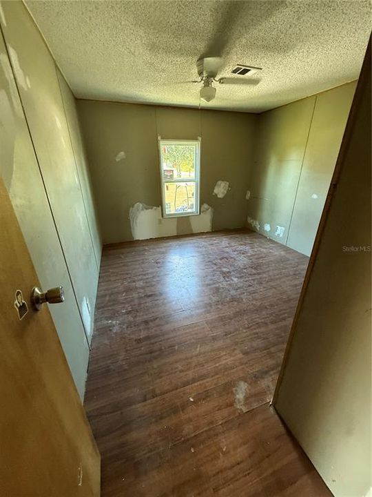 En Venta: $249,000 (4 camas, 2 baños, 1674 Pies cuadrados)