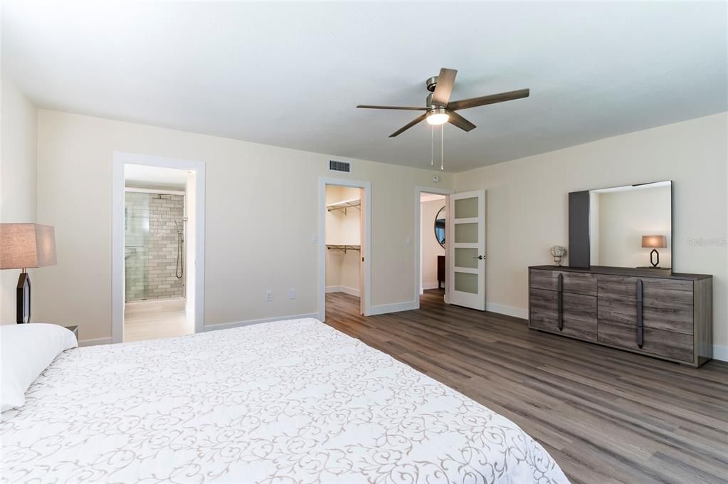 待售: $359,000 (2 贝兹, 2 浴室, 1600 平方英尺)