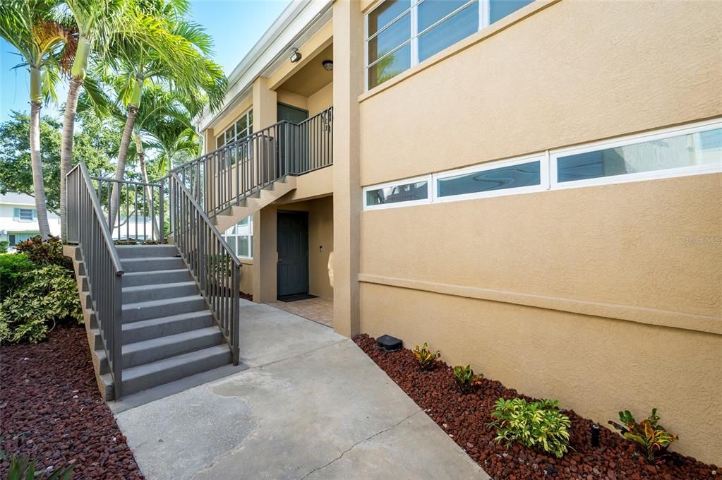 待售: $359,000 (2 贝兹, 2 浴室, 1600 平方英尺)