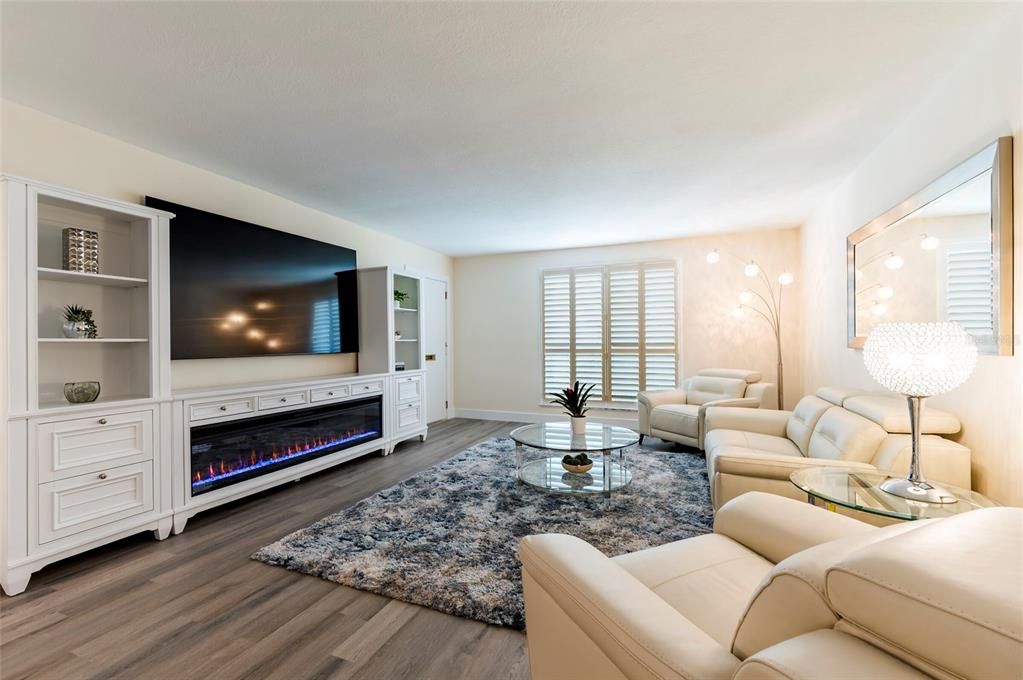 待售: $359,000 (2 贝兹, 2 浴室, 1600 平方英尺)