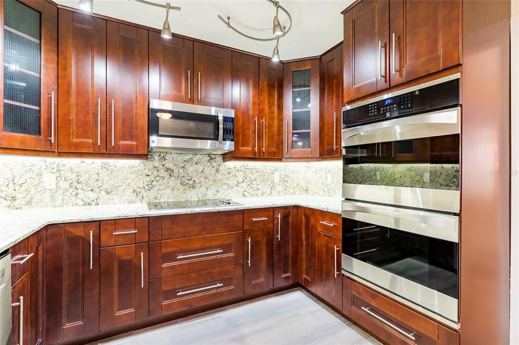 待售: $359,000 (2 贝兹, 2 浴室, 1600 平方英尺)