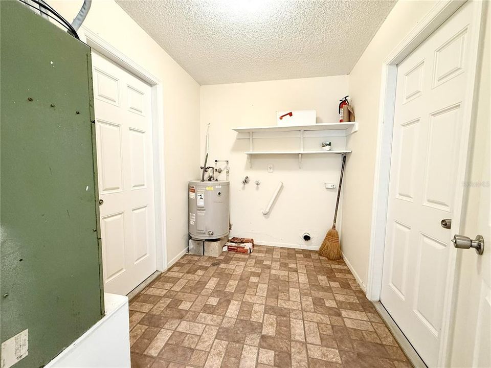 For Rent: $1,525 (2 beds, 1 baths, 708 Square Feet)