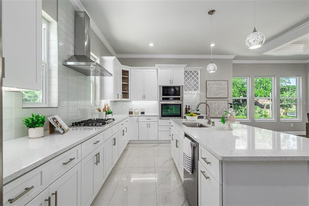 En Venta: $769,000 (4 camas, 3 baños, 2946 Pies cuadrados)