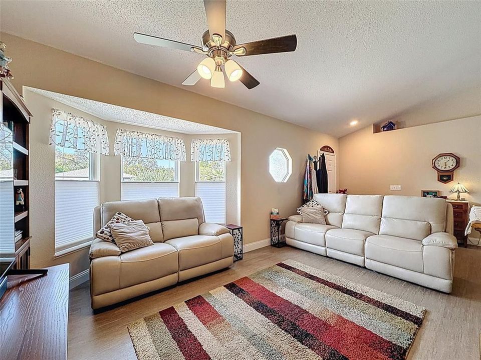 待售: $349,000 (3 贝兹, 2 浴室, 1536 平方英尺)