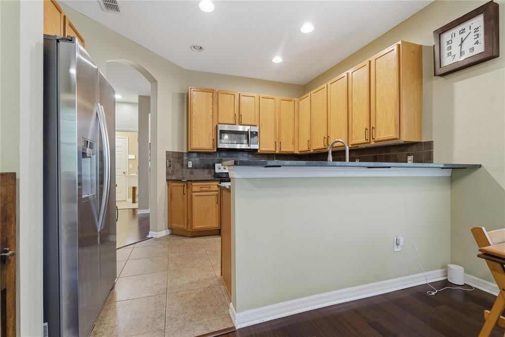 For Sale: $319,900 (3 beds, 2 baths, 1587 Square Feet)