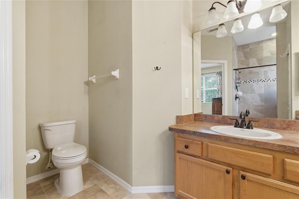 For Sale: $319,900 (3 beds, 2 baths, 1587 Square Feet)