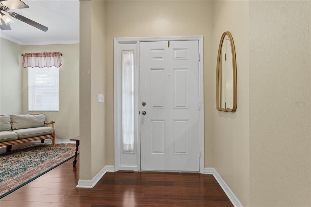 For Sale: $319,900 (3 beds, 2 baths, 1587 Square Feet)