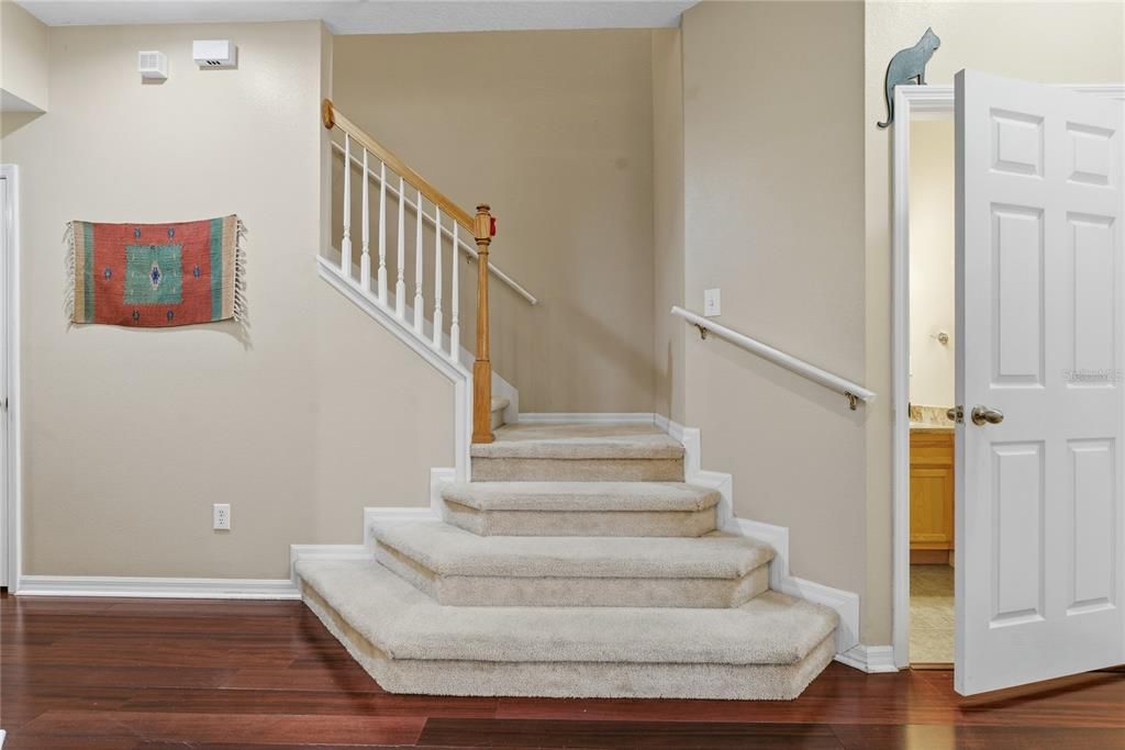 For Sale: $319,900 (3 beds, 2 baths, 1587 Square Feet)