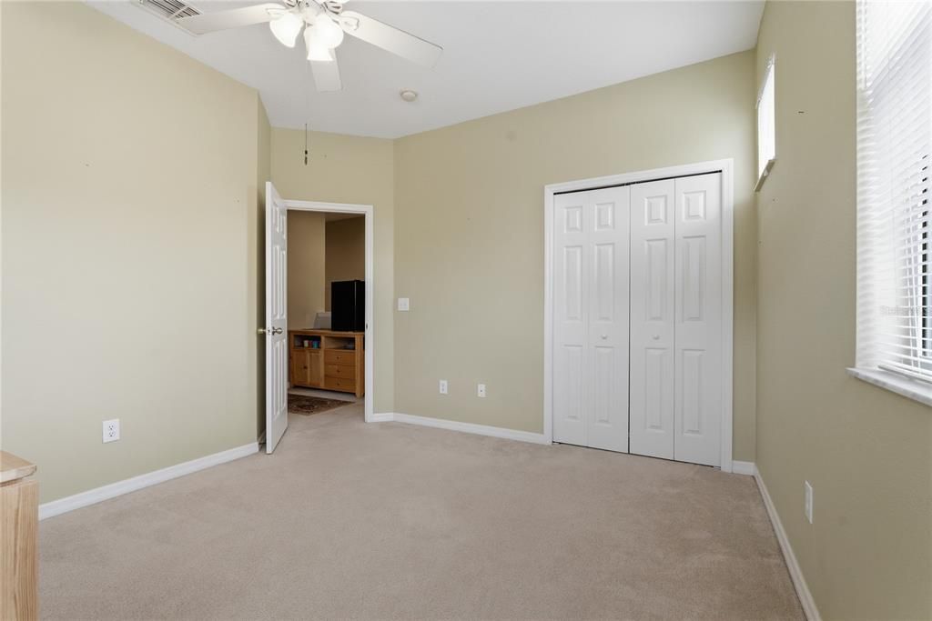 For Sale: $319,900 (3 beds, 2 baths, 1587 Square Feet)