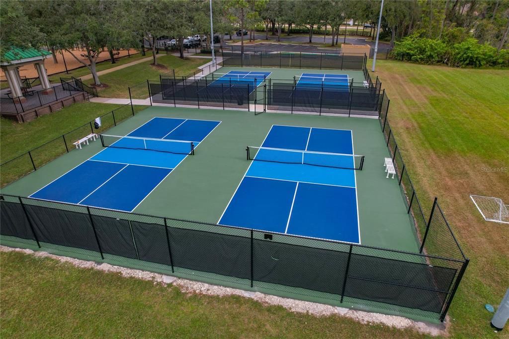 For Sale: $319,900 (3 beds, 2 baths, 1587 Square Feet)