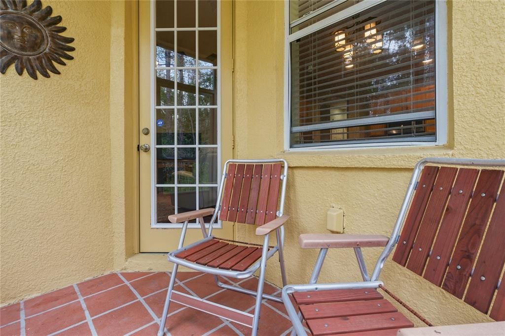 For Sale: $319,900 (3 beds, 2 baths, 1587 Square Feet)