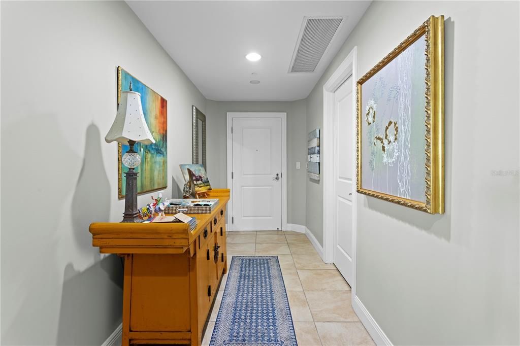 En Venta: $719,900 (2 camas, 2 baños, 1242 Pies cuadrados)