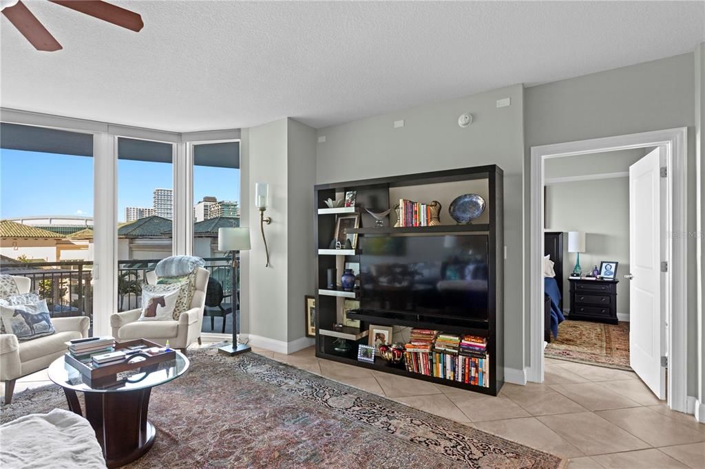 En Venta: $719,900 (2 camas, 2 baños, 1242 Pies cuadrados)