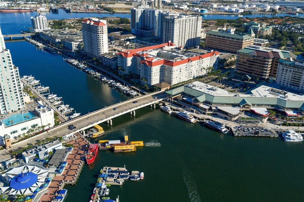 En Venta: $719,900 (2 camas, 2 baños, 1242 Pies cuadrados)