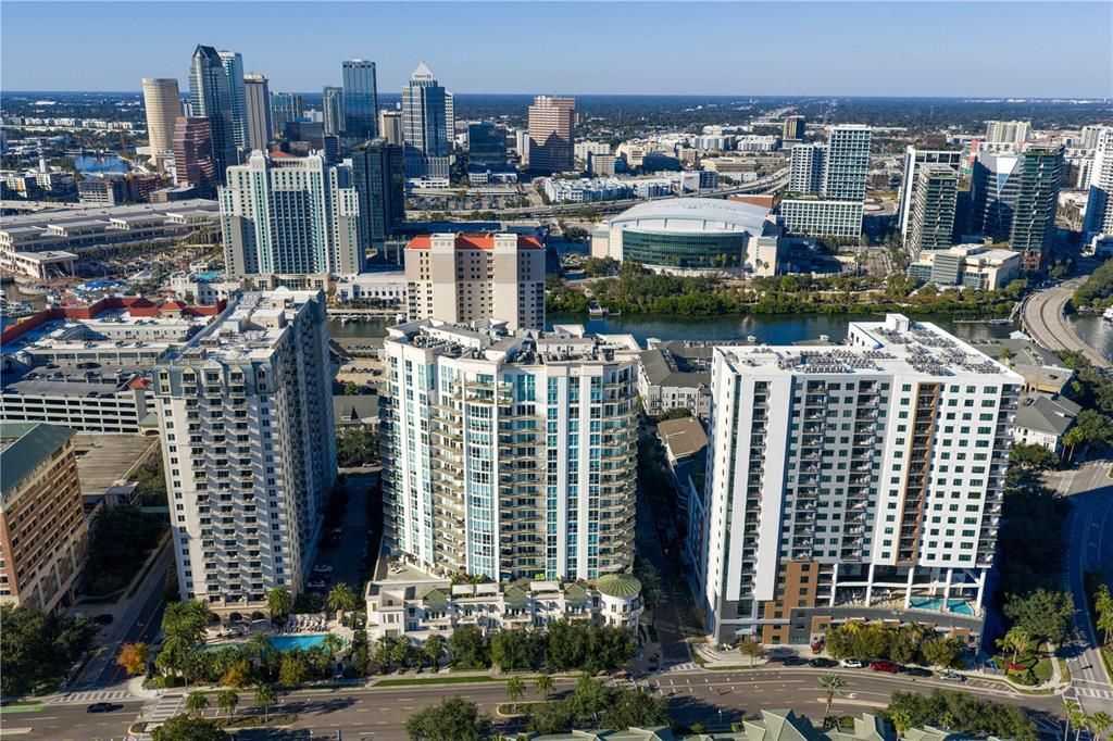 En Venta: $719,900 (2 camas, 2 baños, 1242 Pies cuadrados)