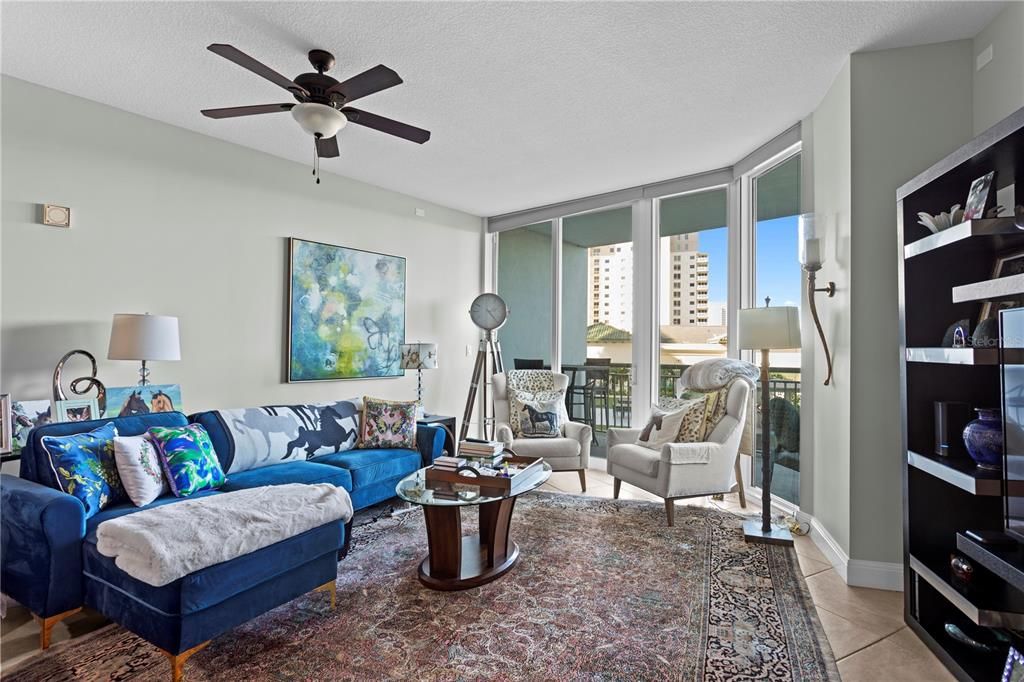 En Venta: $719,900 (2 camas, 2 baños, 1242 Pies cuadrados)