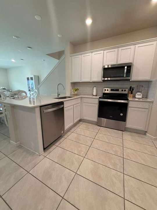 For Sale: $370,000 (3 beds, 2 baths, 1796 Square Feet)