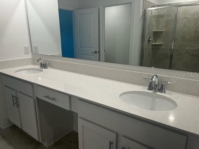 For Rent: $2,732 (5 beds, 2 baths, 2896 Square Feet)