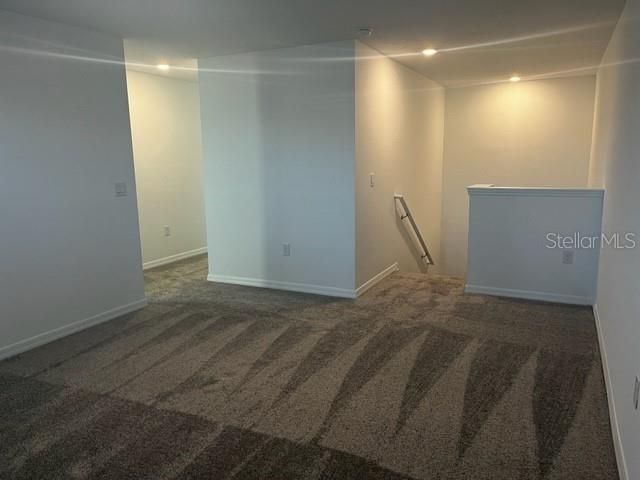 For Rent: $2,732 (5 beds, 2 baths, 2896 Square Feet)