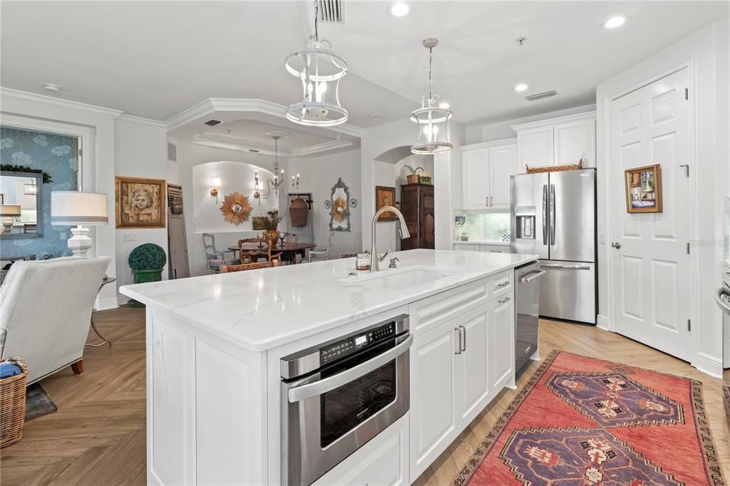 For Sale: $599,000 (3 beds, 2 baths, 1748 Square Feet)