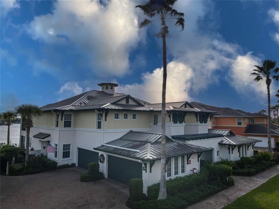 For Sale: $599,000 (3 beds, 2 baths, 1748 Square Feet)