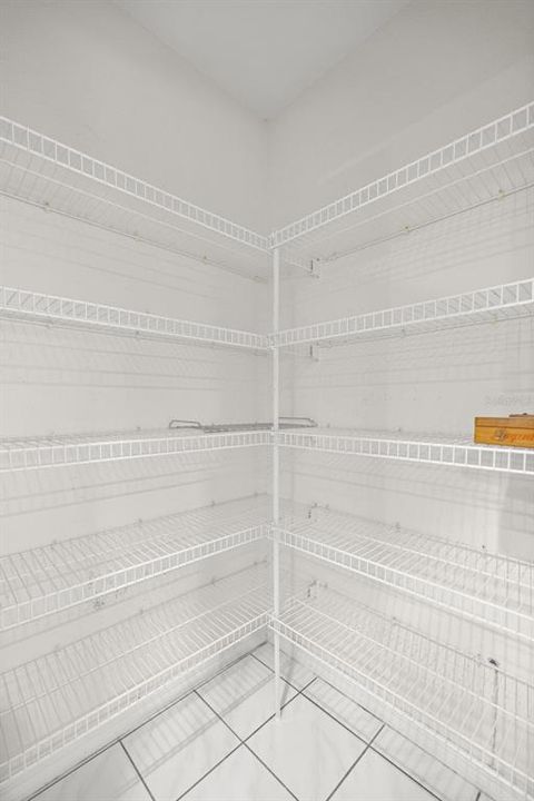 待售: $237,000 (2 贝兹, 2 浴室, 1455 平方英尺)