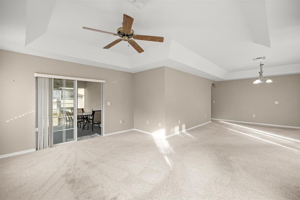 待售: $237,000 (2 贝兹, 2 浴室, 1455 平方英尺)