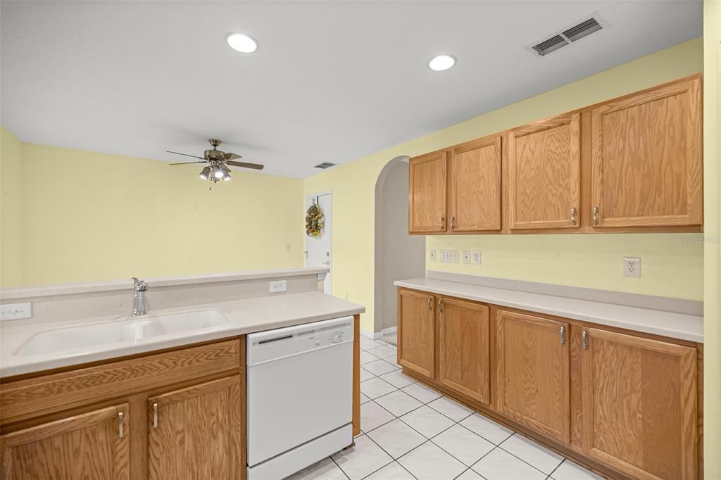 待售: $237,000 (2 贝兹, 2 浴室, 1455 平方英尺)