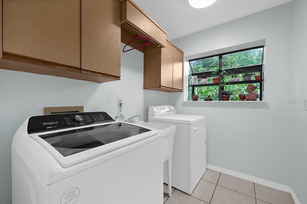 For Sale: $785,000 (3 beds, 2 baths, 2425 Square Feet)