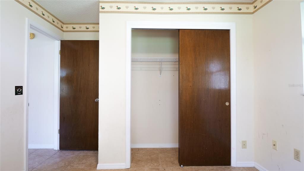 For Rent: $2,300 (3 beds, 2 baths, 1972 Square Feet)