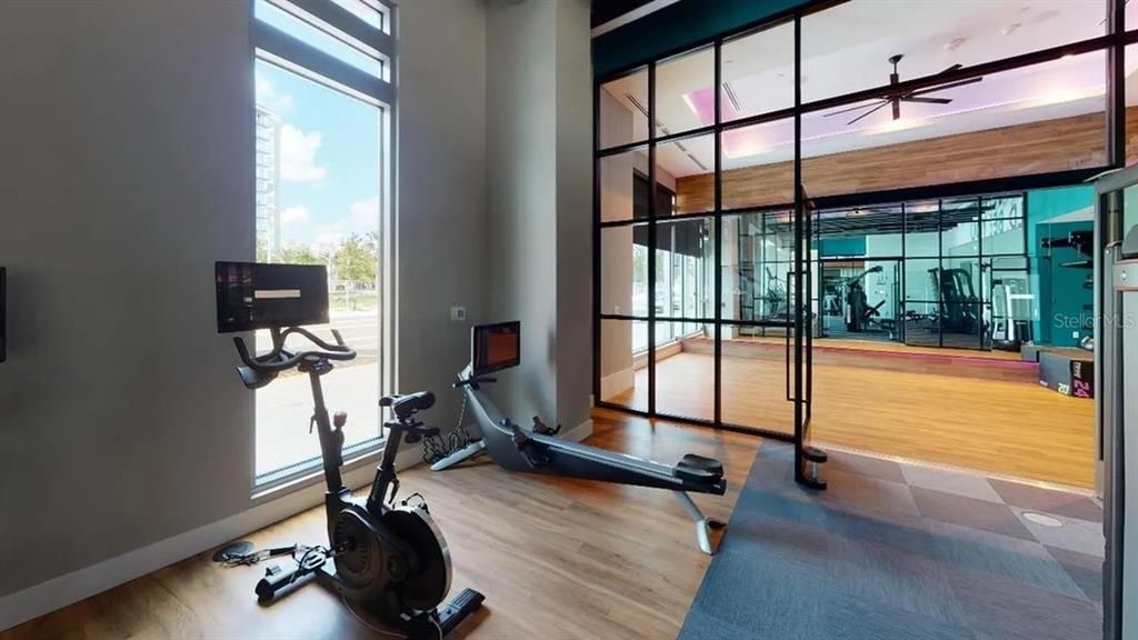 For Rent: $2,140 (2 beds, 1 baths, 939 Square Feet)