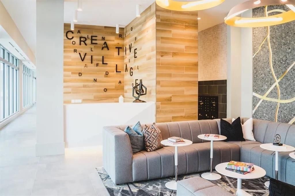 For Rent: $2,140 (2 beds, 1 baths, 939 Square Feet)