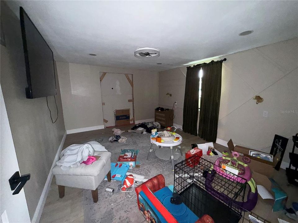 For Sale: $315,000 (3 beds, 2 baths, 2088 Square Feet)