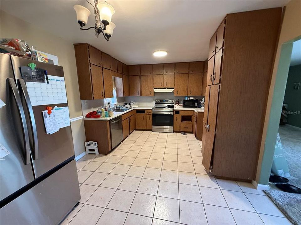 For Sale: $315,000 (3 beds, 2 baths, 2088 Square Feet)