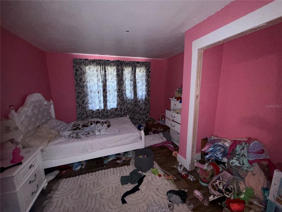 For Sale: $315,000 (3 beds, 2 baths, 2088 Square Feet)