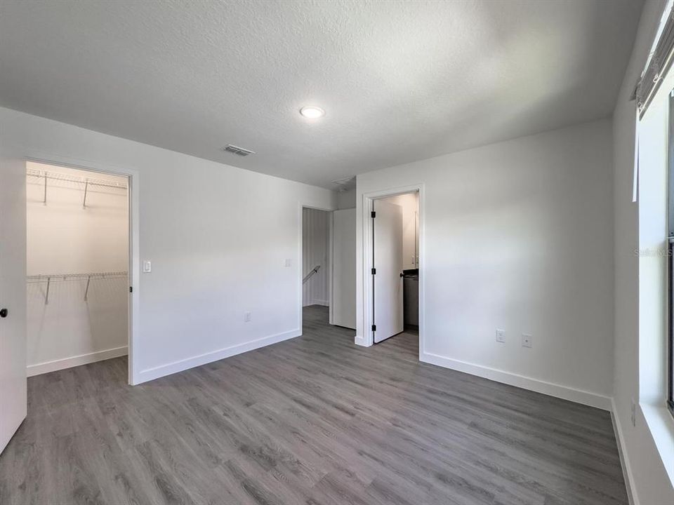 For Rent: $2,300 (3 beds, 3 baths, 1372 Square Feet)