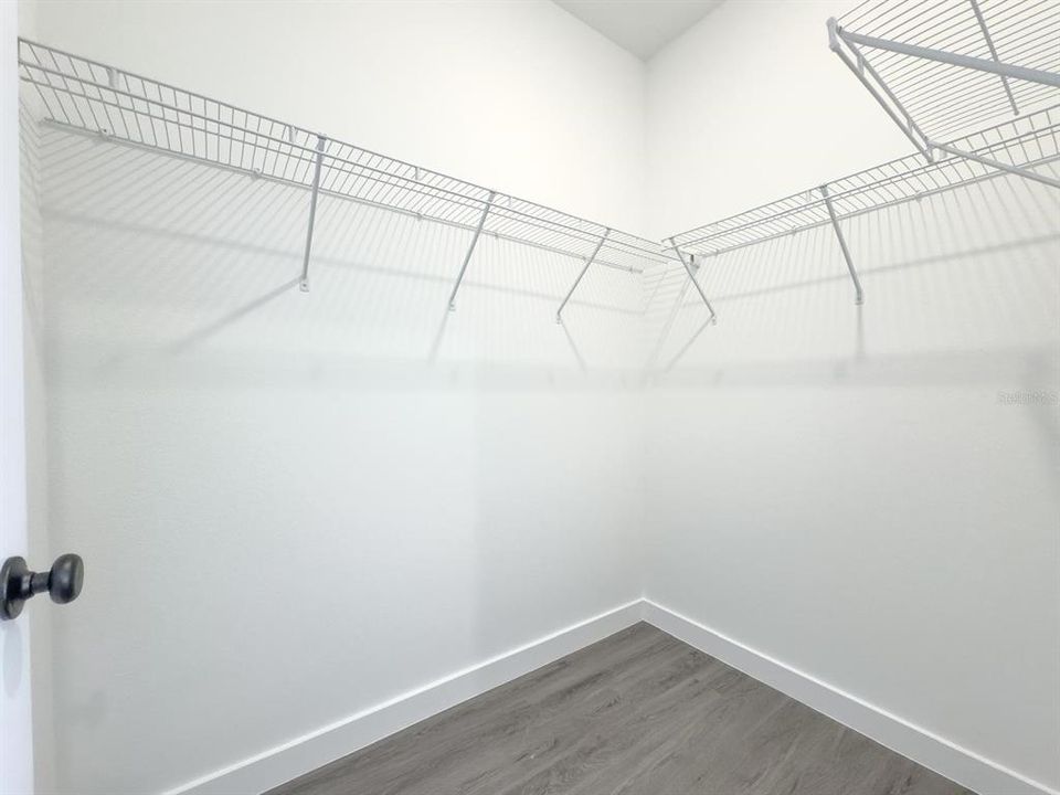 For Rent: $2,300 (3 beds, 3 baths, 1372 Square Feet)