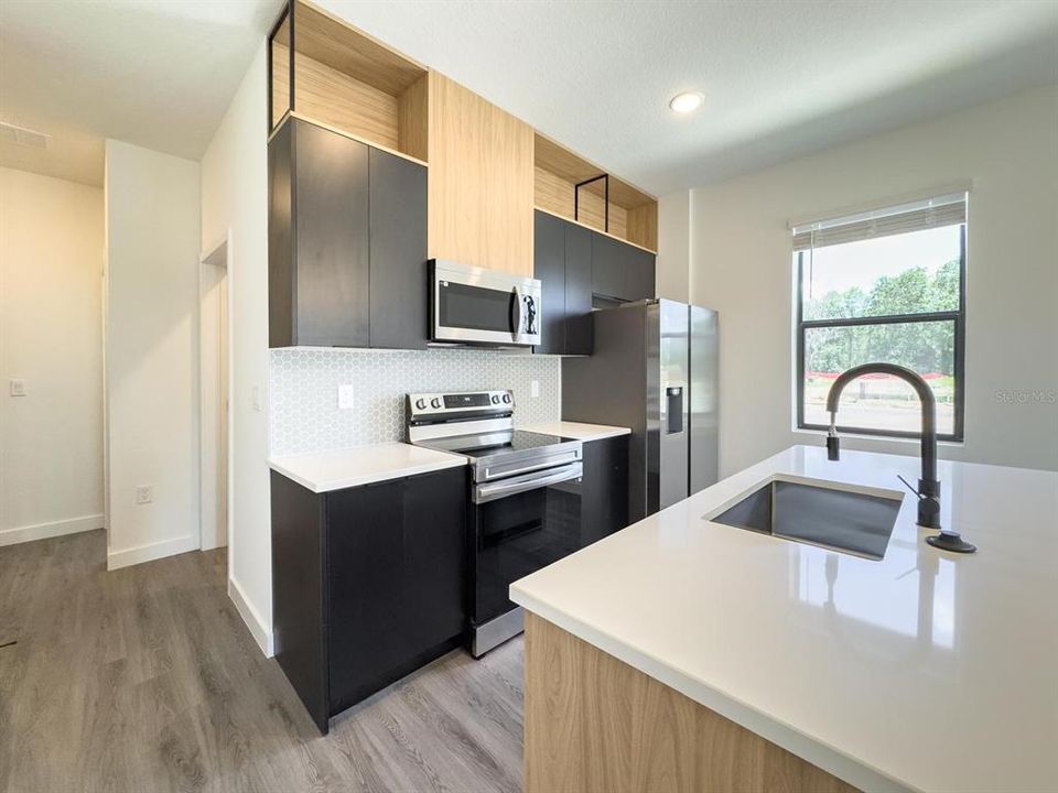 For Rent: $2,300 (3 beds, 3 baths, 1372 Square Feet)