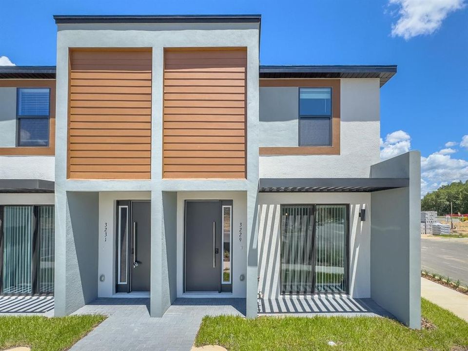 For Rent: $2,300 (3 beds, 3 baths, 1372 Square Feet)