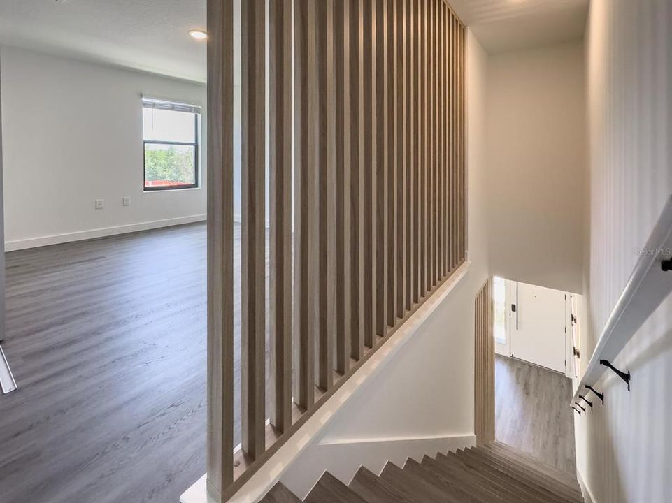 For Rent: $2,300 (3 beds, 3 baths, 1372 Square Feet)