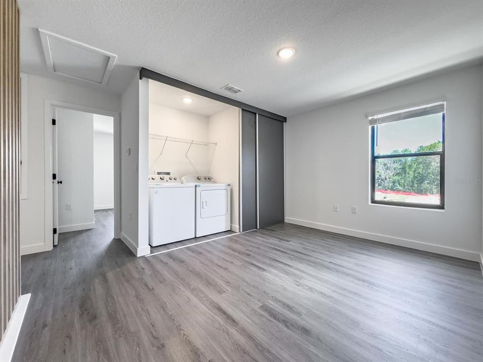 For Rent: $2,300 (3 beds, 3 baths, 1372 Square Feet)