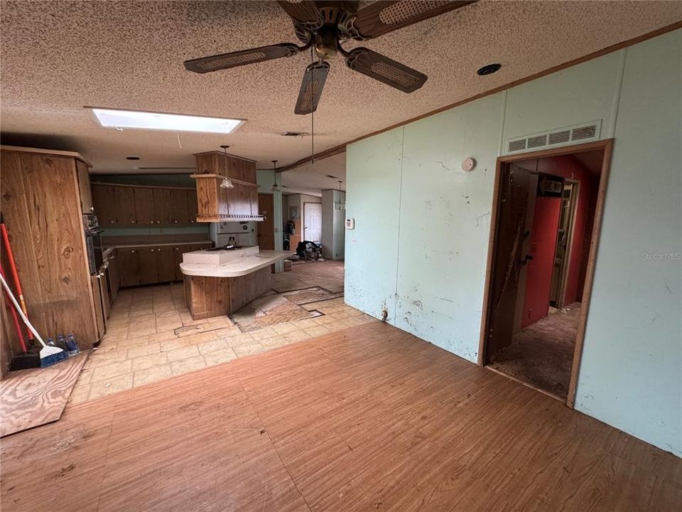 En Venta: $135,000 (3 camas, 2 baños, 1447 Pies cuadrados)