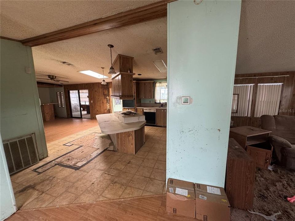 En Venta: $135,000 (3 camas, 2 baños, 1447 Pies cuadrados)