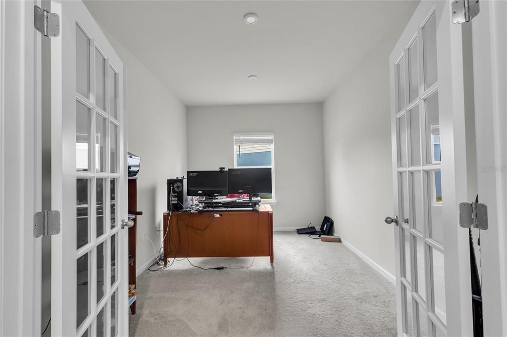 En Venta: $439,900 (4 camas, 3 baños, 2335 Pies cuadrados)