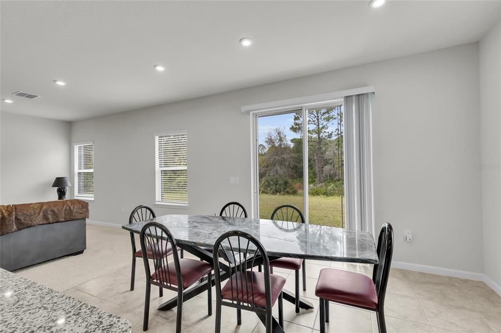 En Venta: $439,900 (4 camas, 3 baños, 2335 Pies cuadrados)