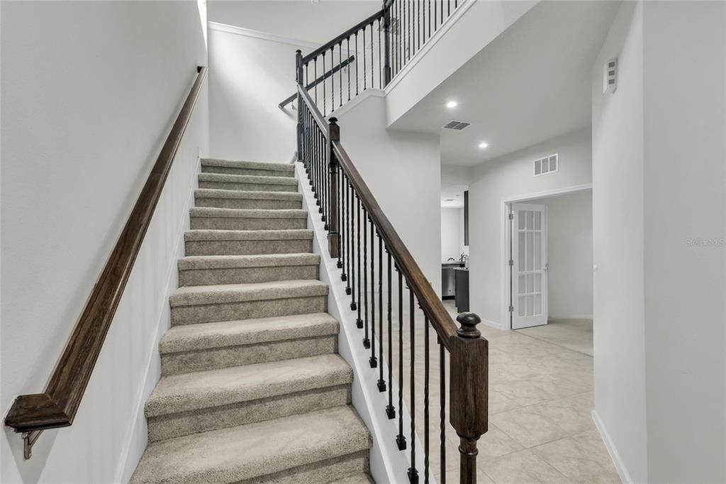 En Venta: $439,900 (4 camas, 3 baños, 2335 Pies cuadrados)