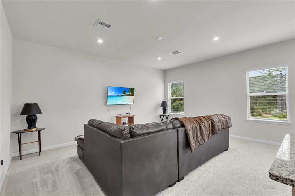 En Venta: $439,900 (4 camas, 3 baños, 2335 Pies cuadrados)